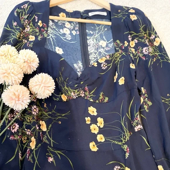 Reformation hunt dress Mademoiselle  AUTHENTIC🍒 - Picture 13 of 17